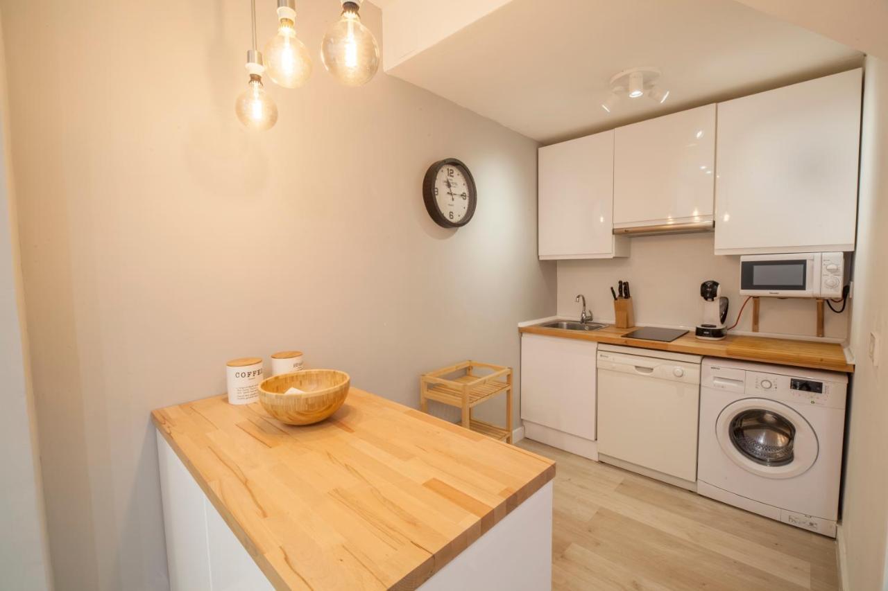 El Apartamento De Rosi Sevilla Bagian luar foto