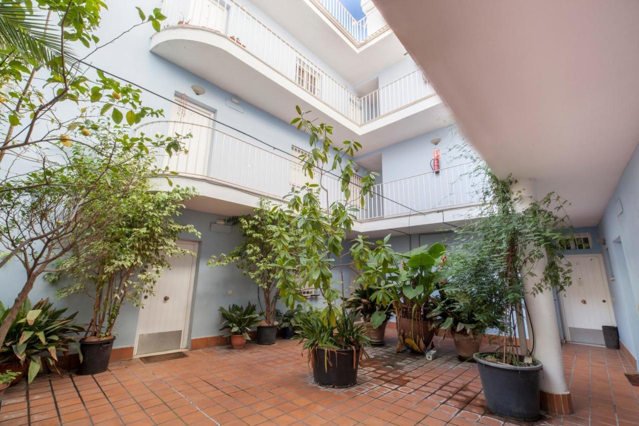 El Apartamento De Rosi Sevilla Bagian luar foto