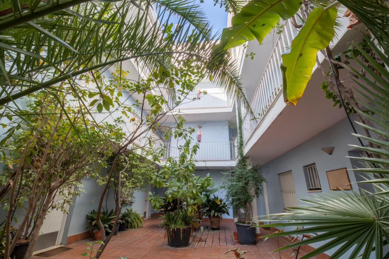 El Apartamento De Rosi Sevilla Bagian luar foto