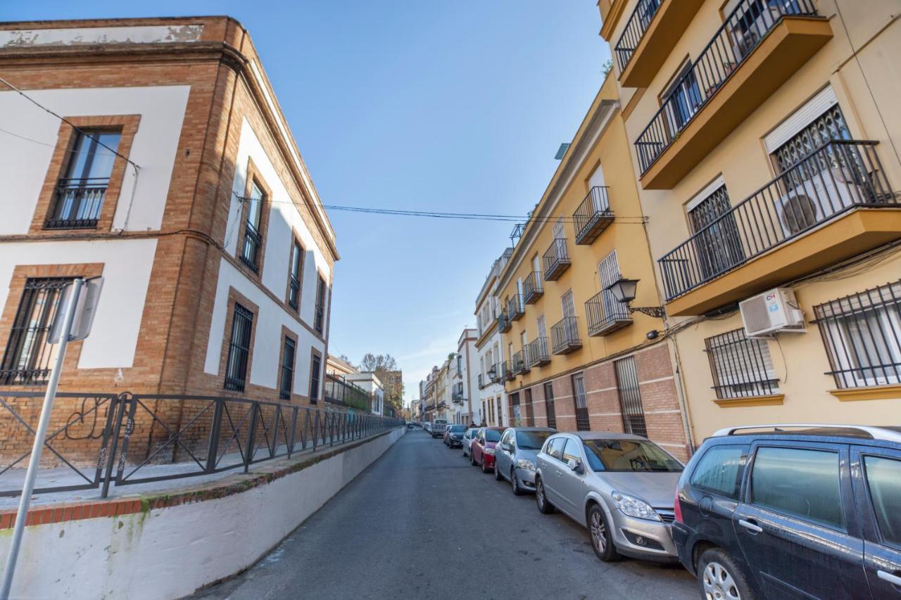 El Apartamento De Rosi Sevilla Bagian luar foto