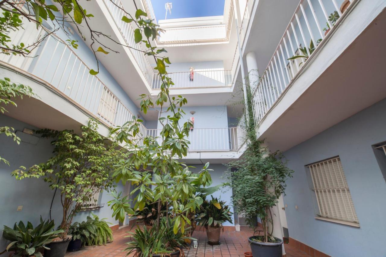 El Apartamento De Rosi Sevilla Bagian luar foto